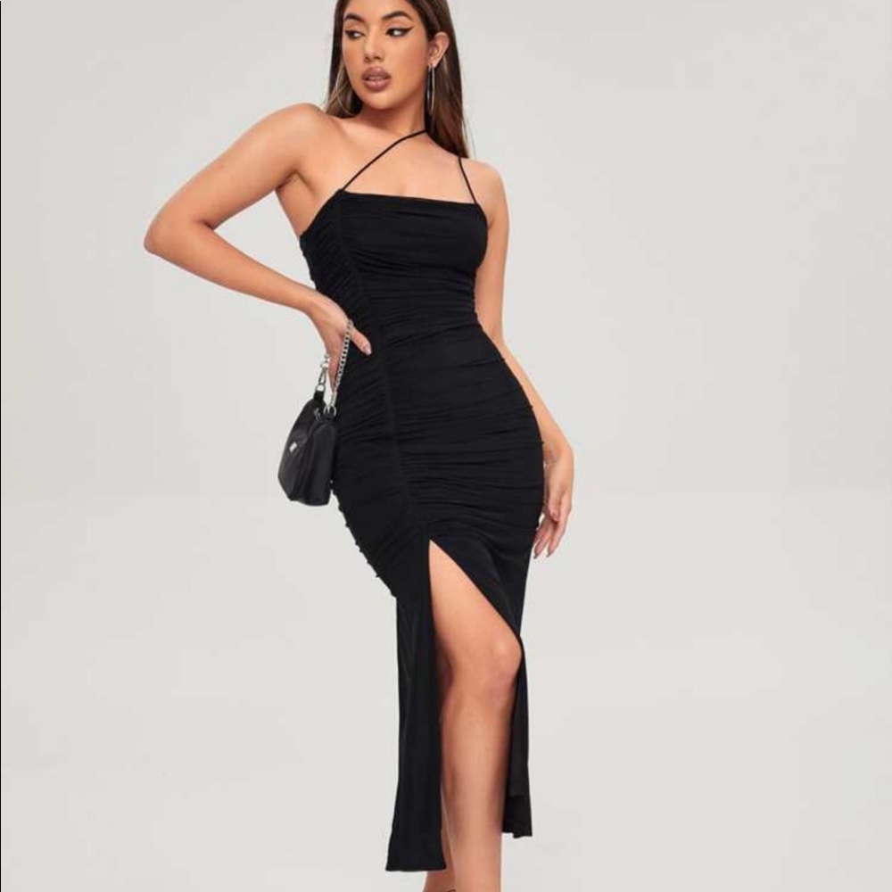 🌟 NEW BLACK RUCHED DRESS